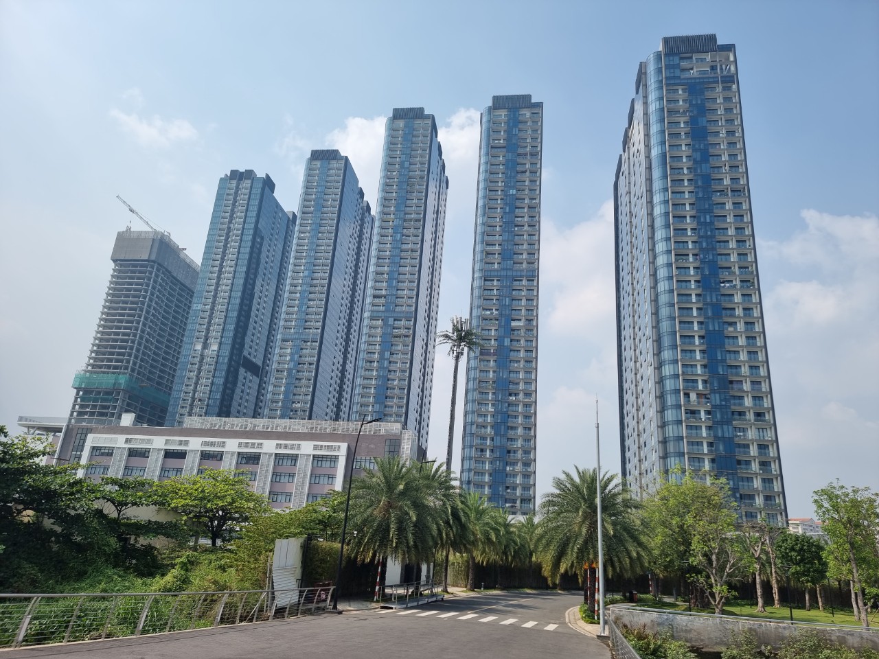 vinhomes-golden-river-for-rent.jpg