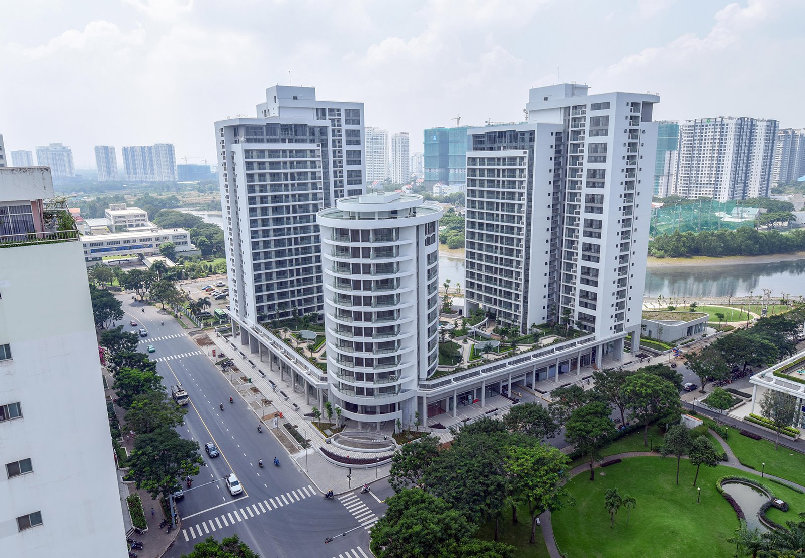 Riverpark-Premier-for-rent.jpg